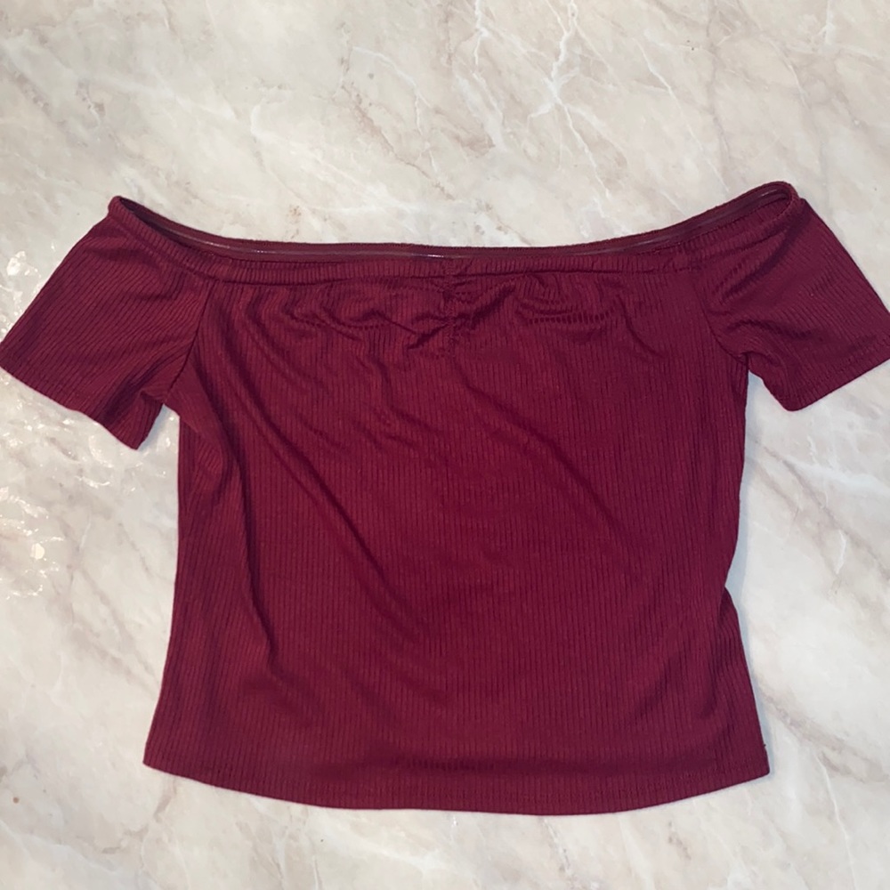 Ribbed off the shoulder with elastic crop top